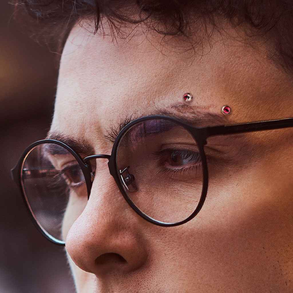 Curved Barbell Kugel Auge - Image 6