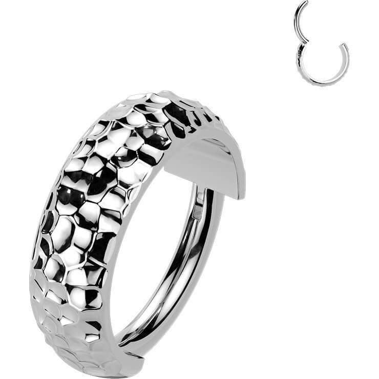 Titan Ring breit gehämmertes Muster Clicker - Image 4