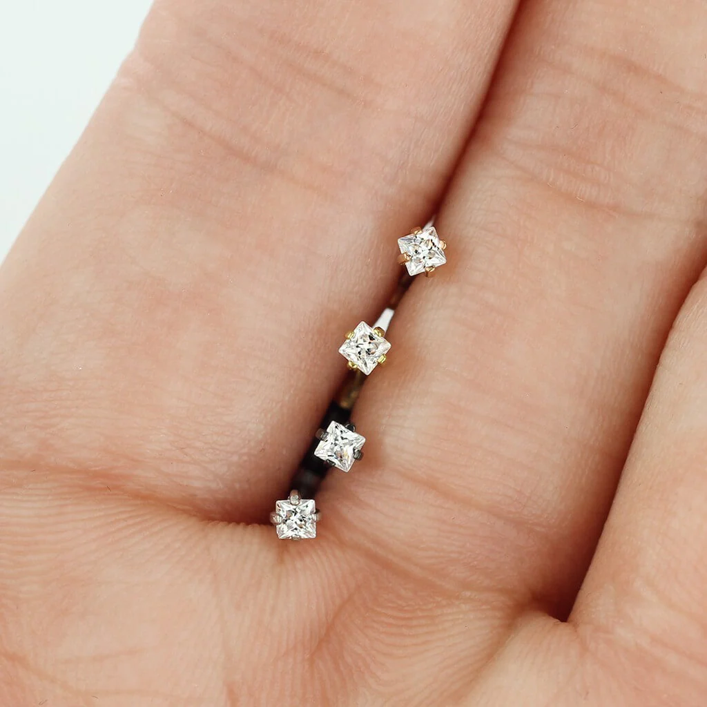 Labret Quadrat Zirkonia Titan PVD Innengewinde, 4 Stück - Image 3